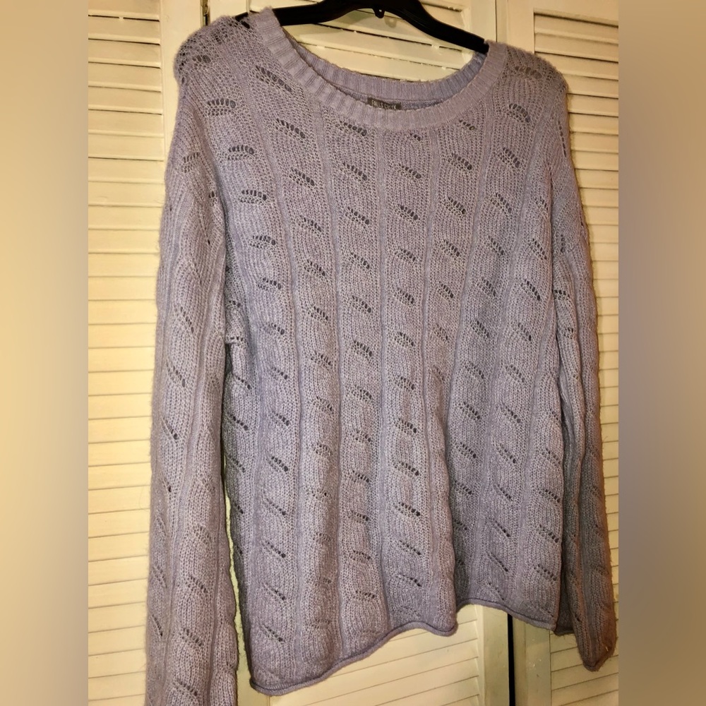 Beautiful falls Creek Sweater size large
